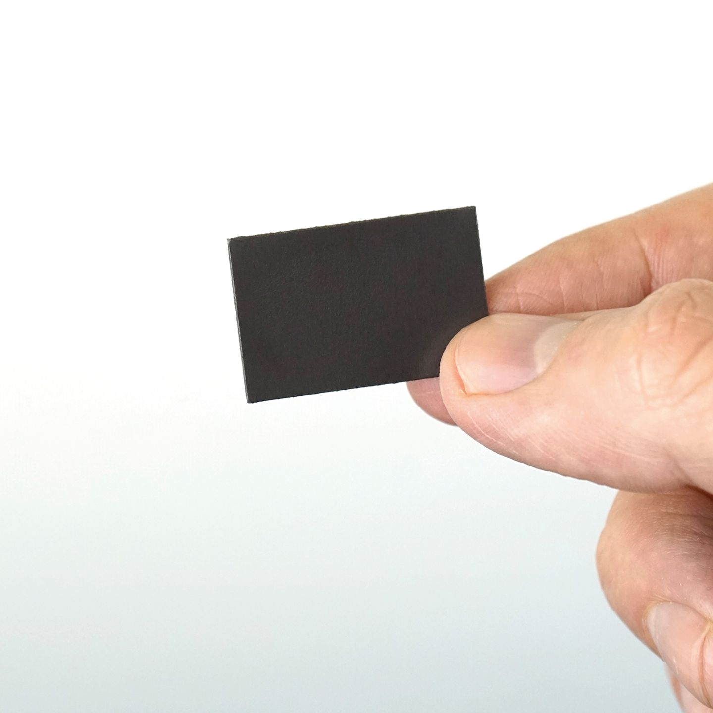 Magnet-Plättchen selbstklebend im Spender, 45 Stck.