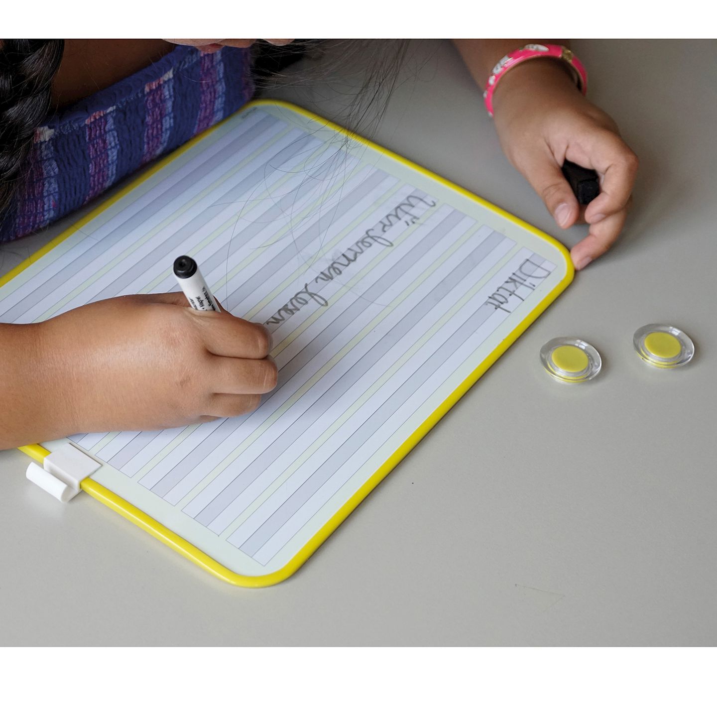 Schreibübungs-Whiteboard magnethaftend