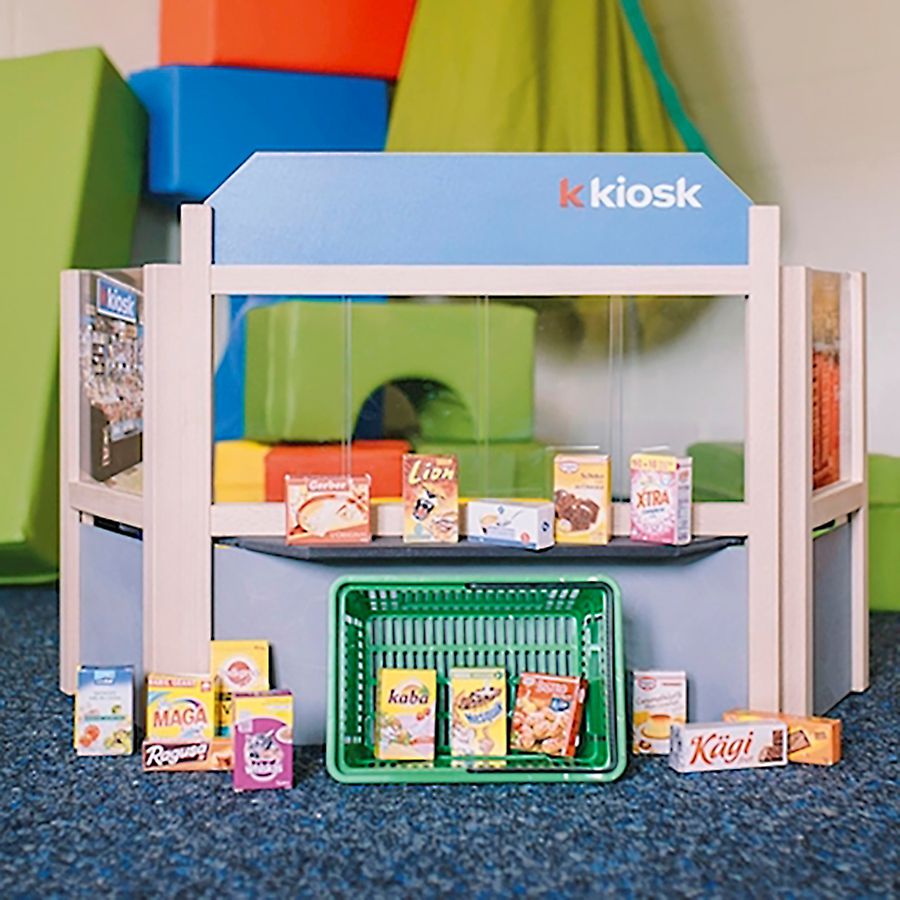 Postschalter / Kiosk Holz