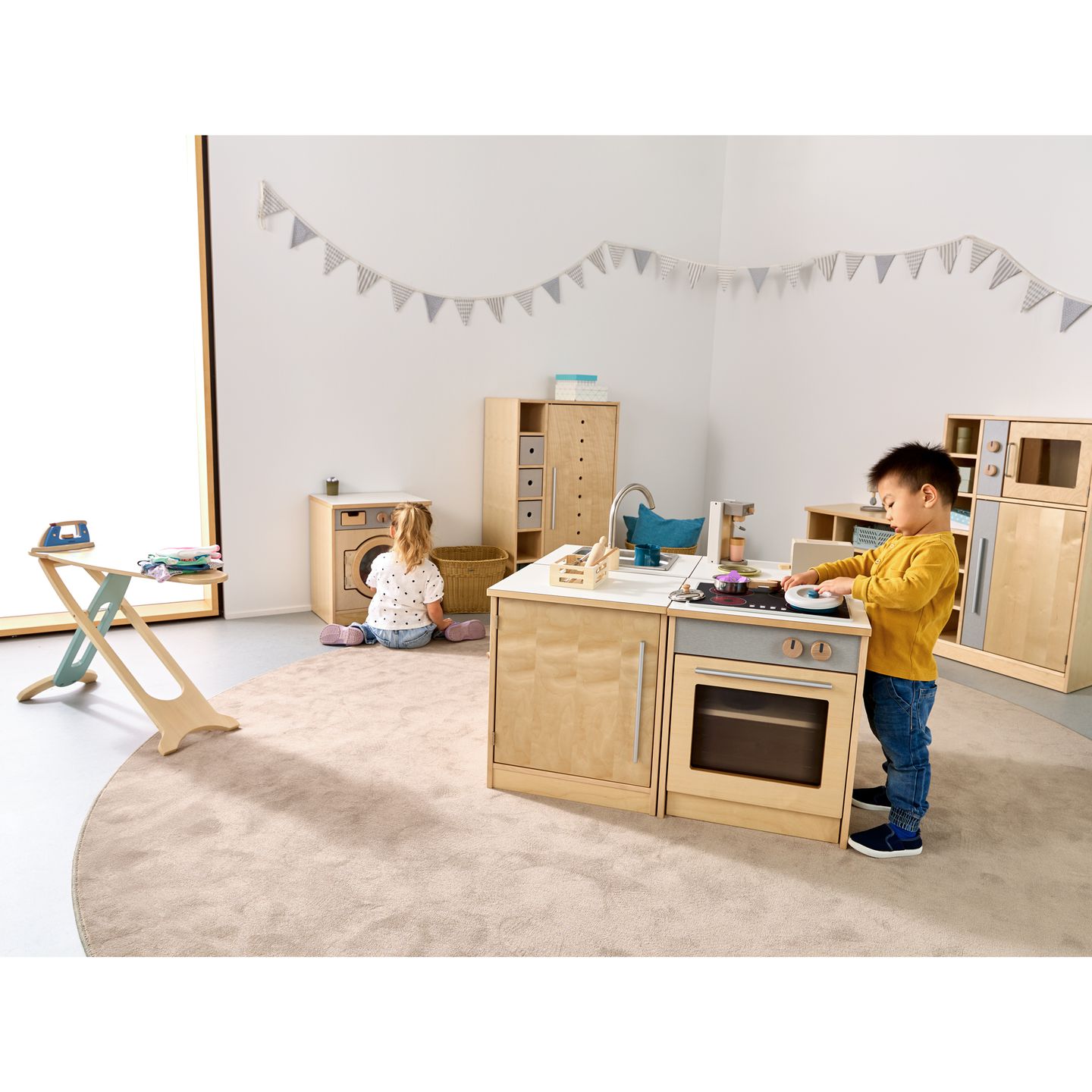 Hochschrank mit Kühlschrank und Mikrowelle Lara