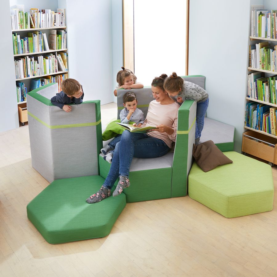 Podest Sechseck mit 2 Rückenlehnen und Stoffbezug