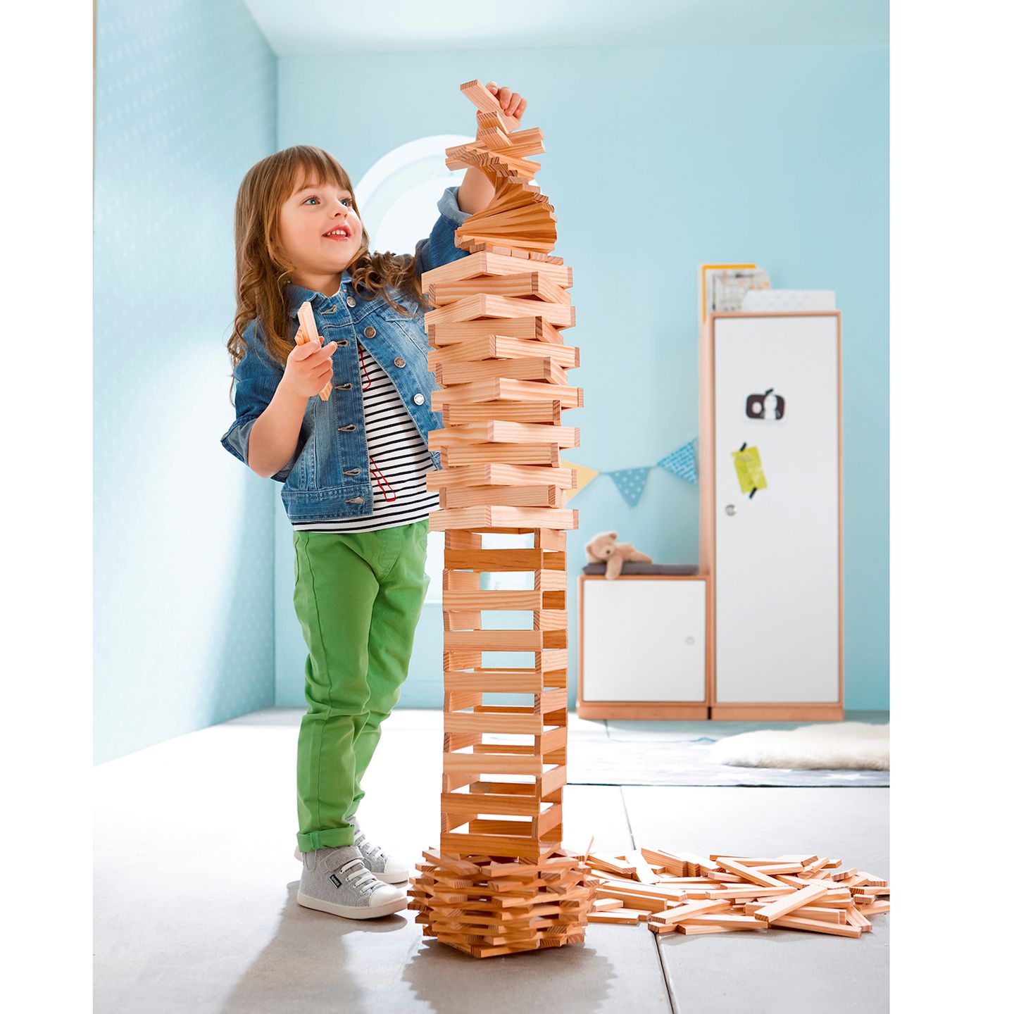 Kapla Bauholz, 1000 Stk. in Holzbox mit Rädern