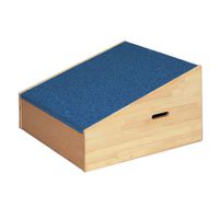 Hohe Quadrat-Podest-Rampe mit Teppichbelag, B 78,8 x H 22/44,2 x T 78,8 cm