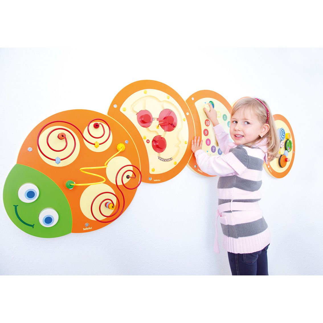 Wandspielobjekt Raupe Uhr