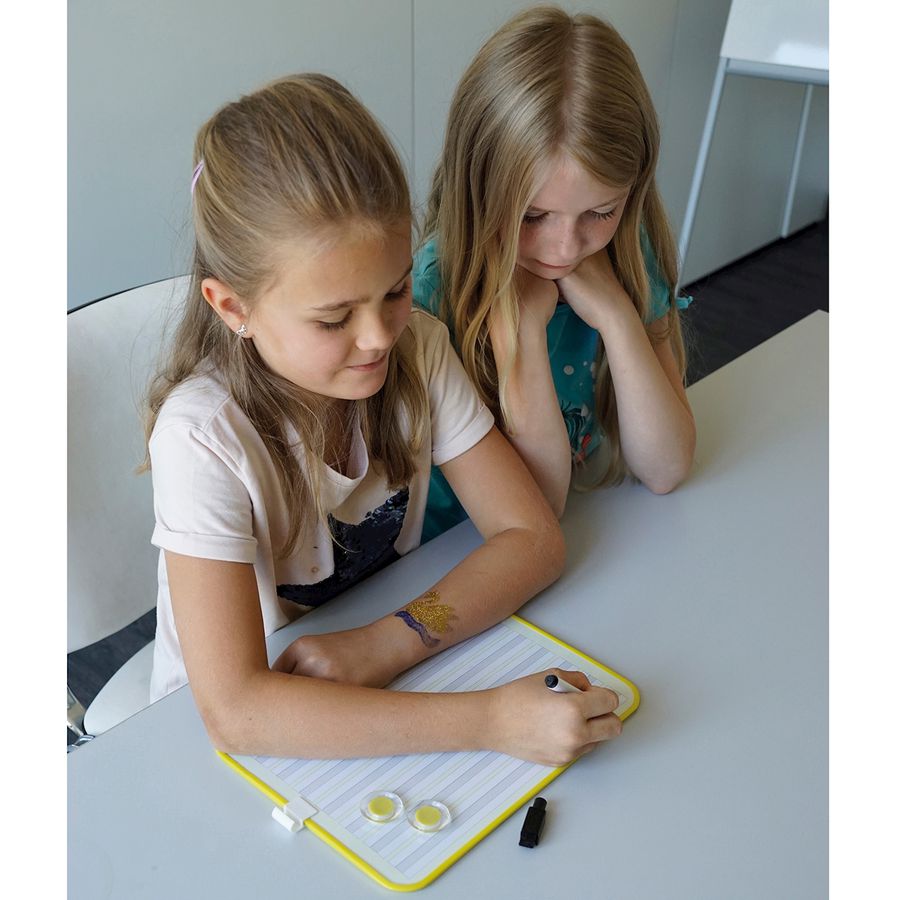 Schreibübungs-Whiteboard magnethaftend