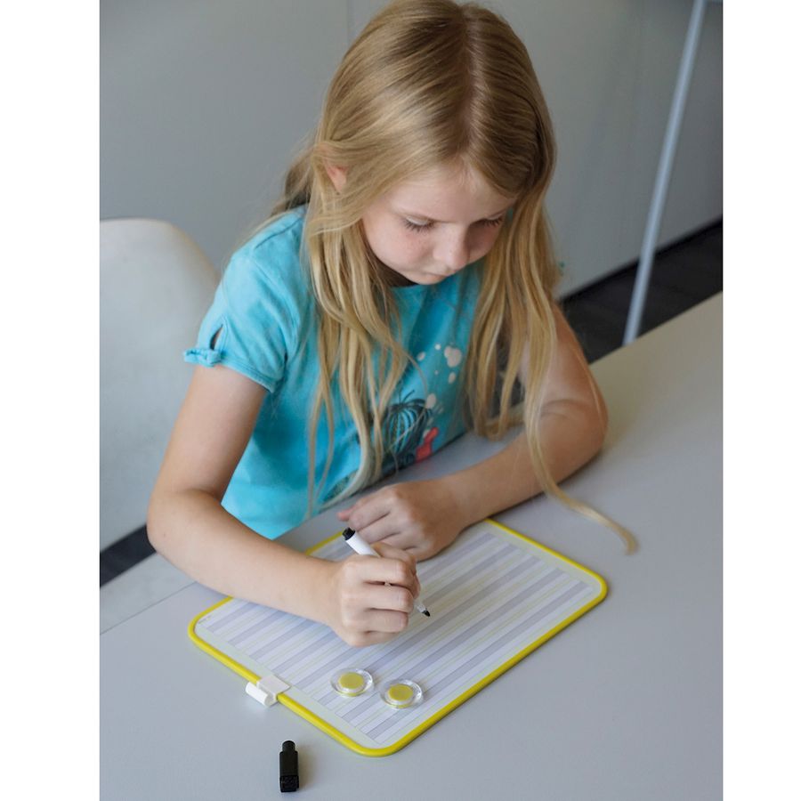 Schreibübungs-Whiteboard magnethaftend