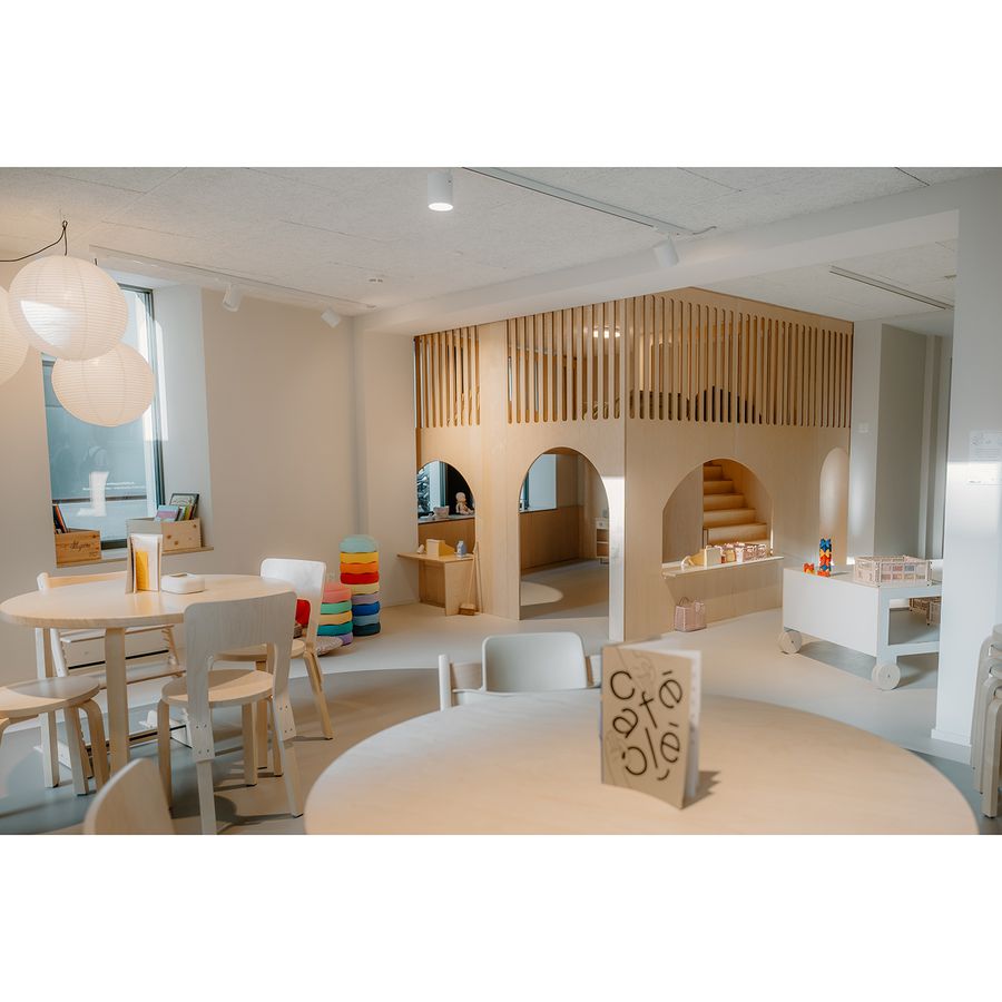 Holz-Spielhaus "swiss made"