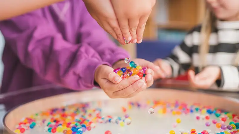spielmaterial-fuer-kindergarten-und-kita.jpg