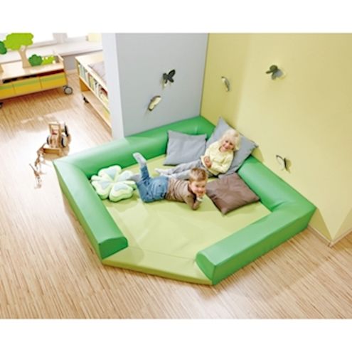 Kuschelnest mit Kunstlederbezug, B 140 x H 25 x T 140 cm
