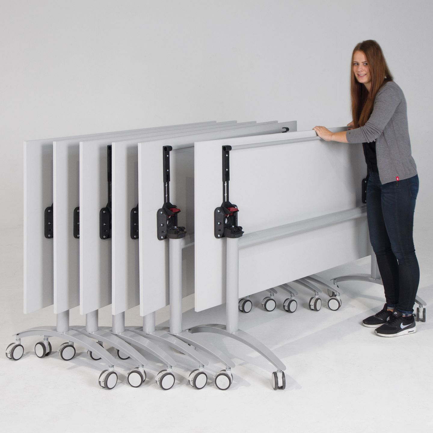 Seitenklapptisch fahrbar, B 140 x H 72 x T 70 cm