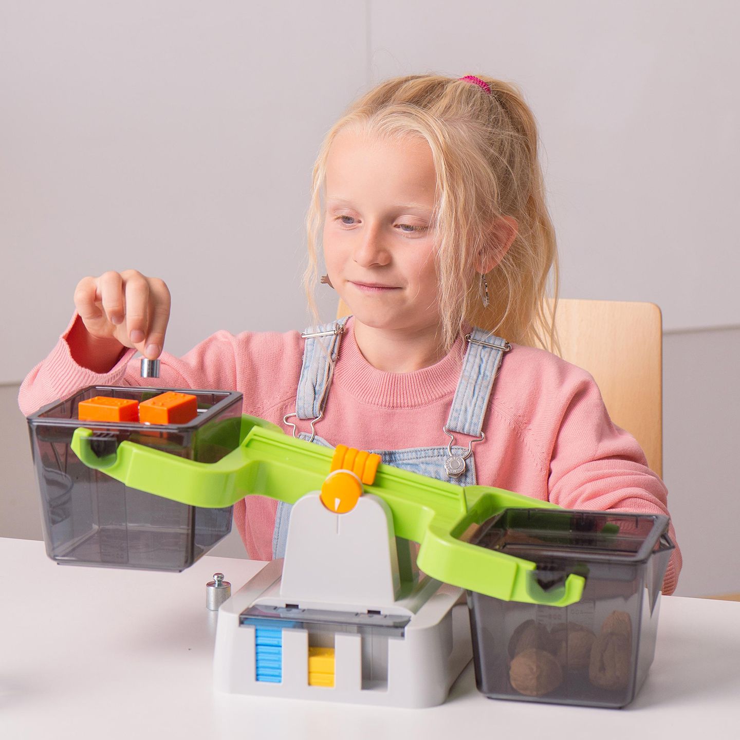 Balancewaage mit Gewichten