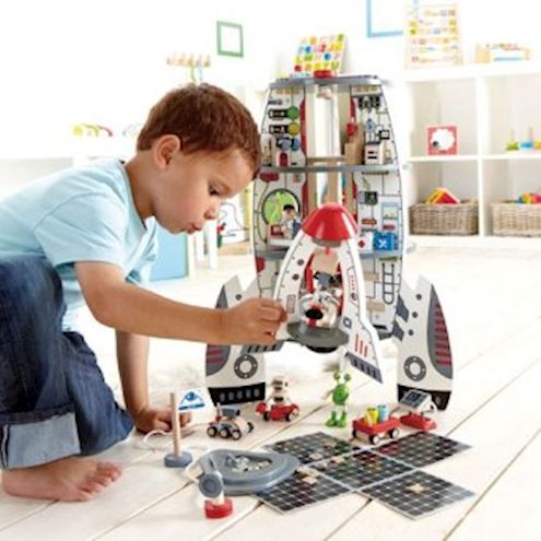 Raumschiff mit Zubehör