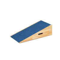 Niedriges Rechteck-Podest-Rampe mit Teppichbelag, B 39,4 x H 22 x T 78,8 cm