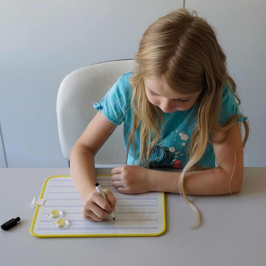 Schreibübungs-Whiteboard magnethaftend