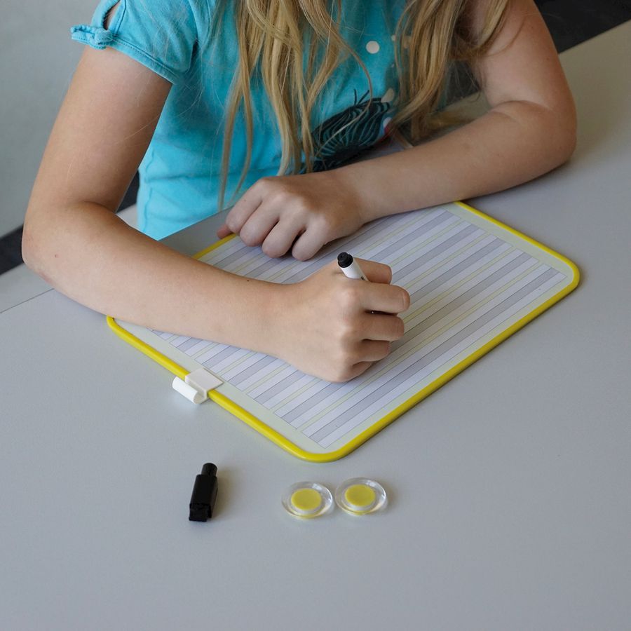 Schreibübungs-Whiteboard magnethaftend